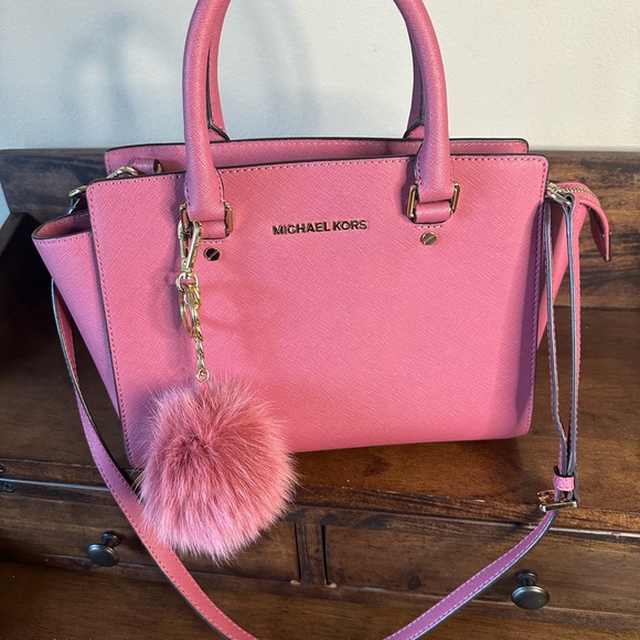 Michael Kors $358 MSRP Selma Tulip Pink Satchel Crossbody and MK Charm - Picture 11 of 11